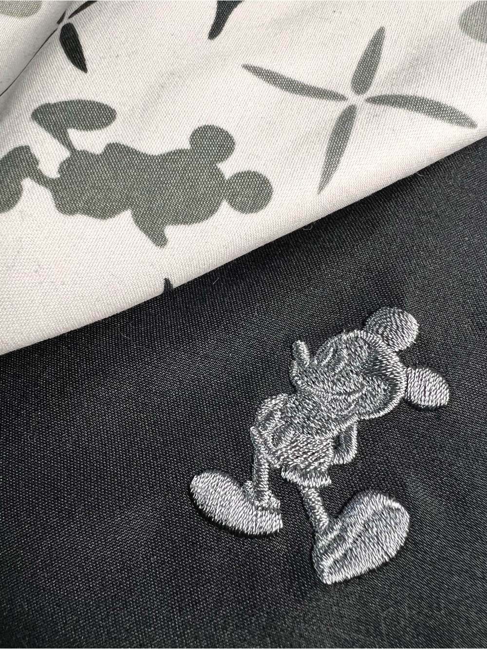 Disney Parks Mickey Mouse Black Lightweight Hooded Windbreaker Jacket XXL